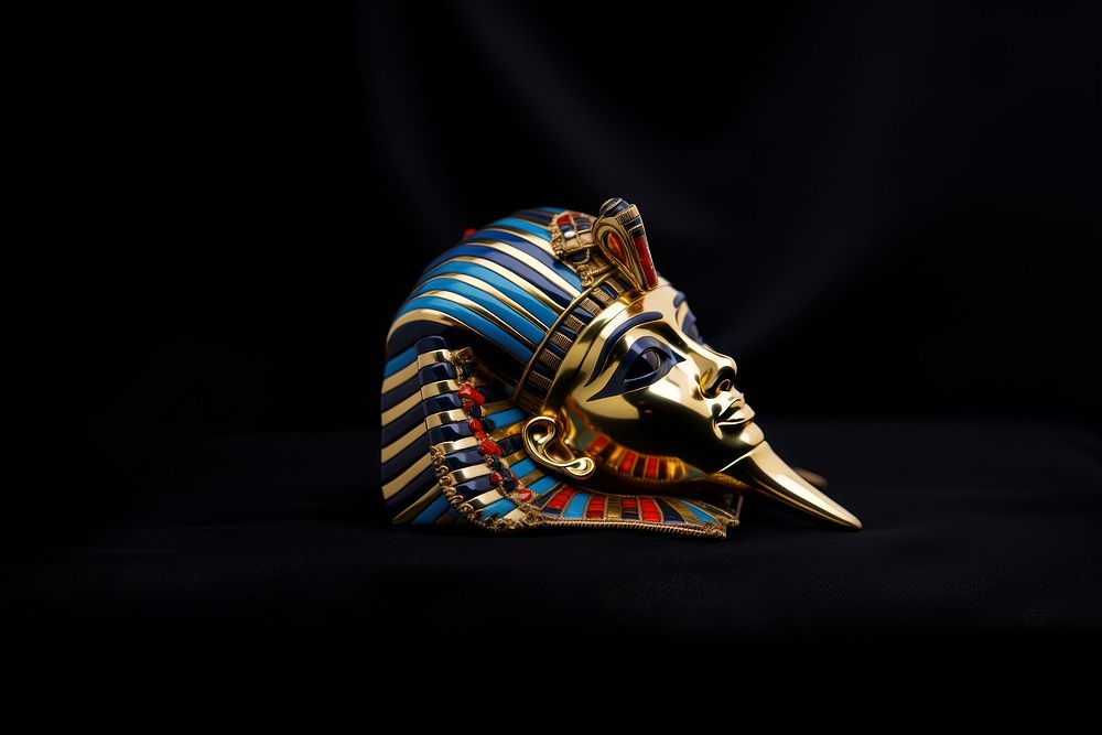 Pharaonic golden mask art sculpture darkness.