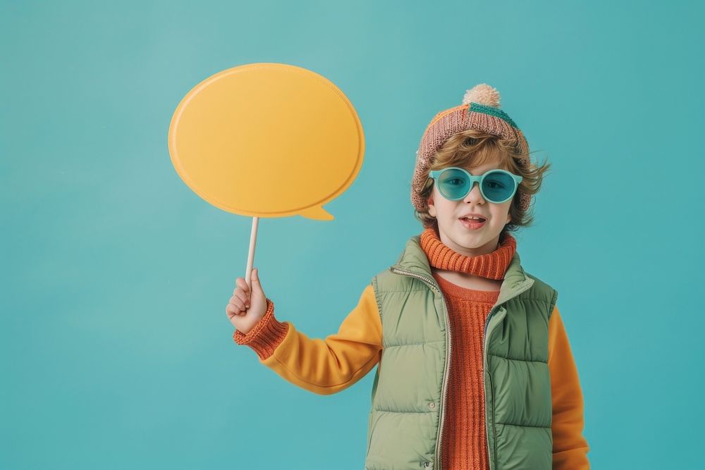 Kid holding speech bubble sign photo photography accessories.