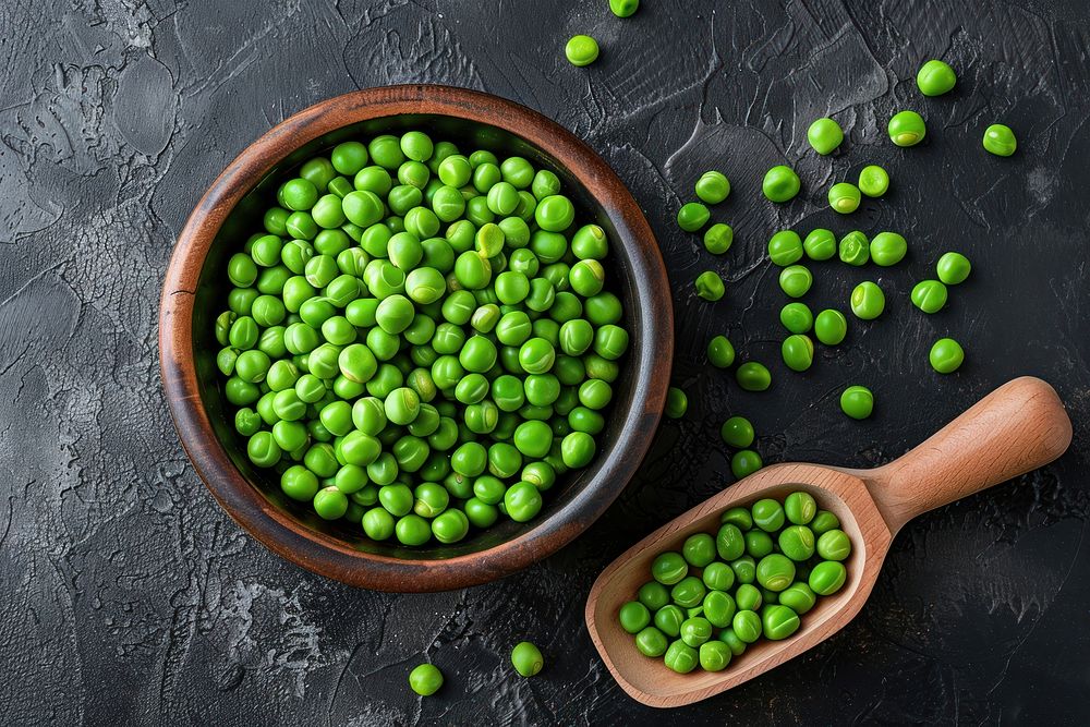 Green peas vegetable plant food.