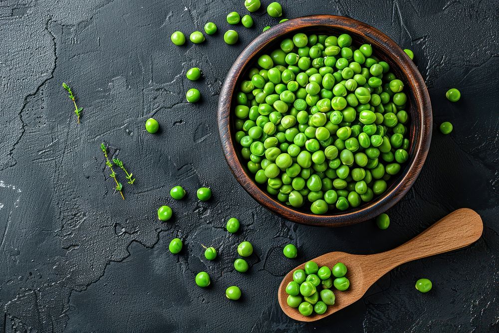 Green peas vegetable plant food.