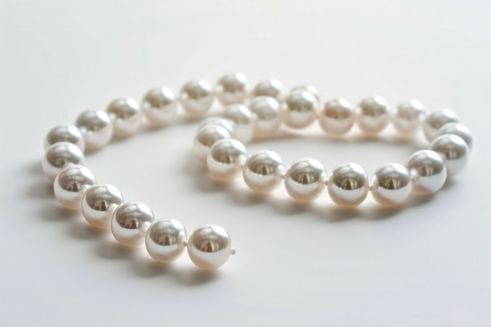 Pearl necklace bracelet jewelry white.
