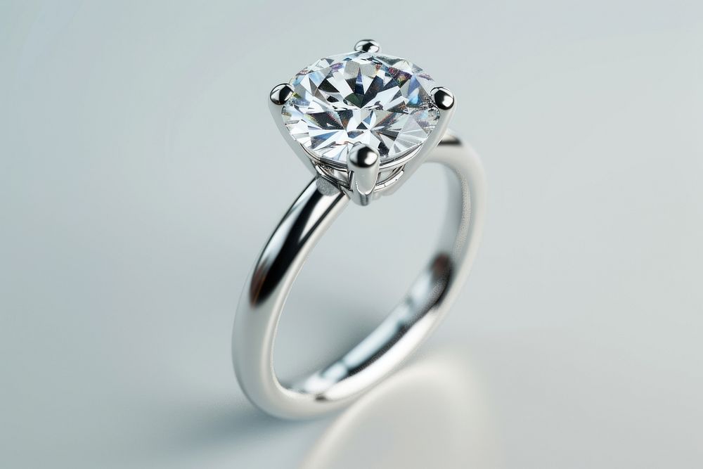 Jewelery diamond silver ring.