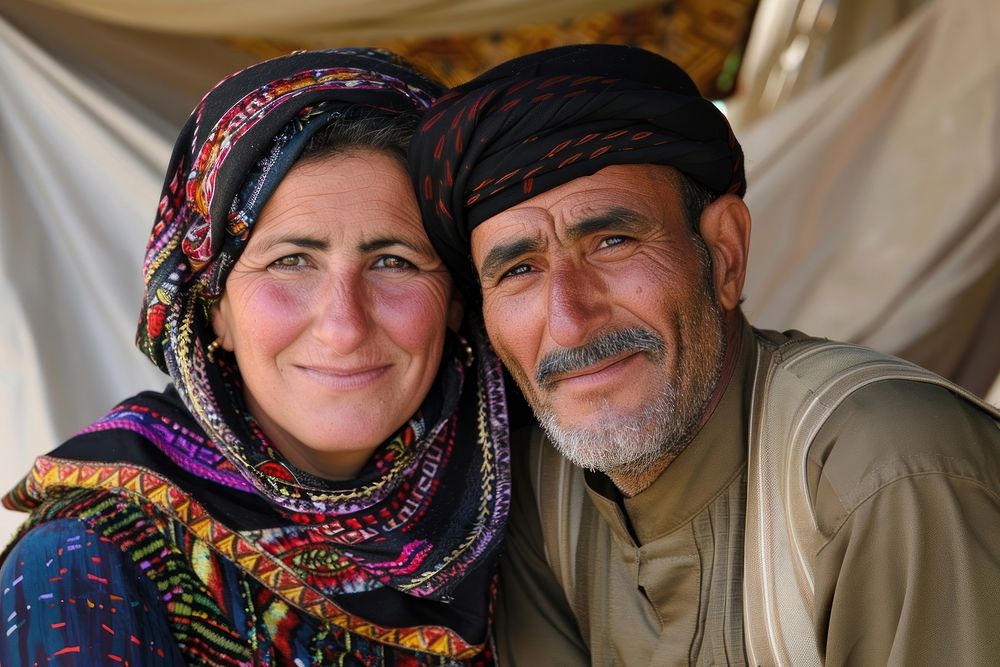 Arabic couple wedding happy head clothing.