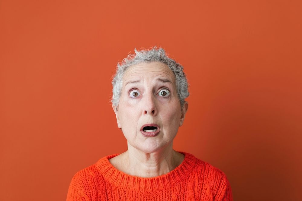Mature woman photo photography surprised.