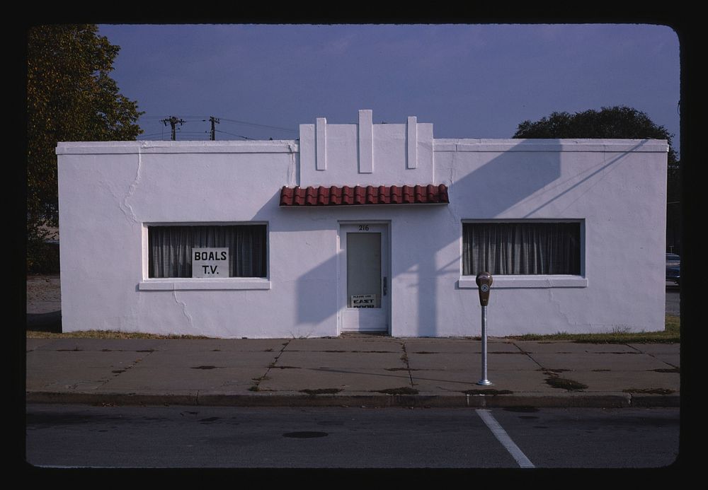 Boal's TV, Bartlesville, Oklahoma (1979) photography in high resolution by John Margolies. Original from the Library of…