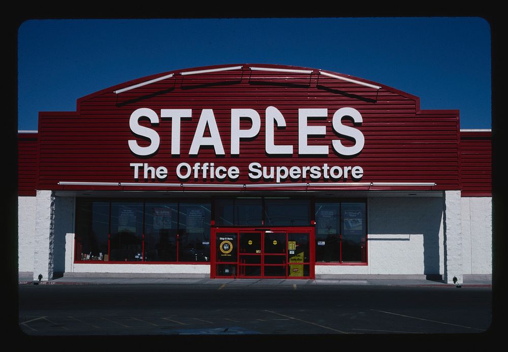 Staples, Nampa, Idaho (2004) photography in high resolution by John Margolies. Original from the Library of Congress.