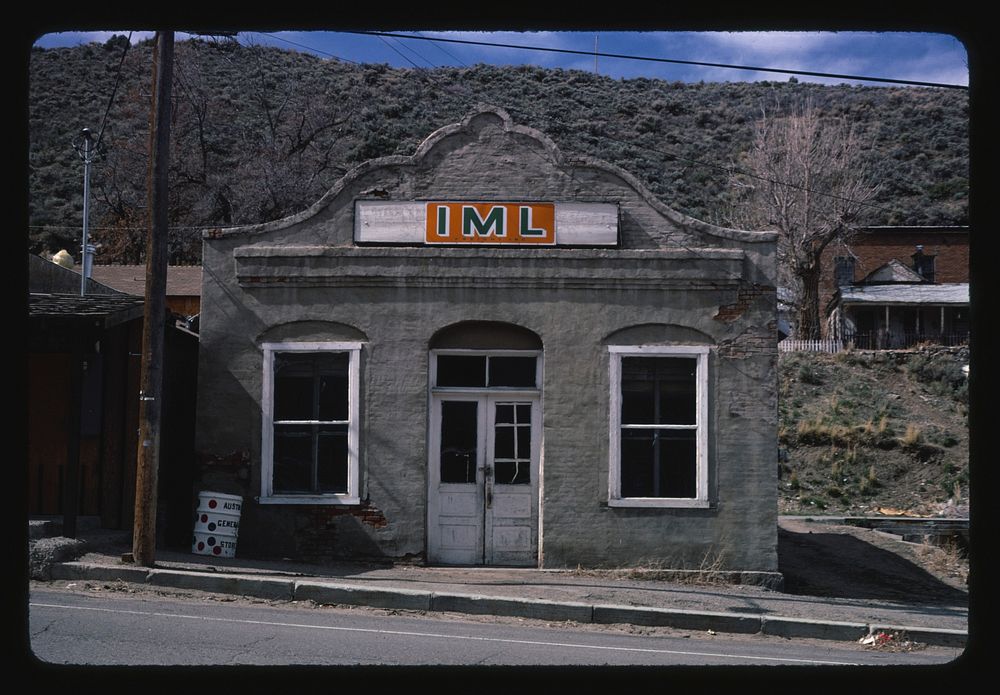 IML Building, Austin, Nevada (1980) photography in high resolution by John Margolies. Original from the Library of Congress. 