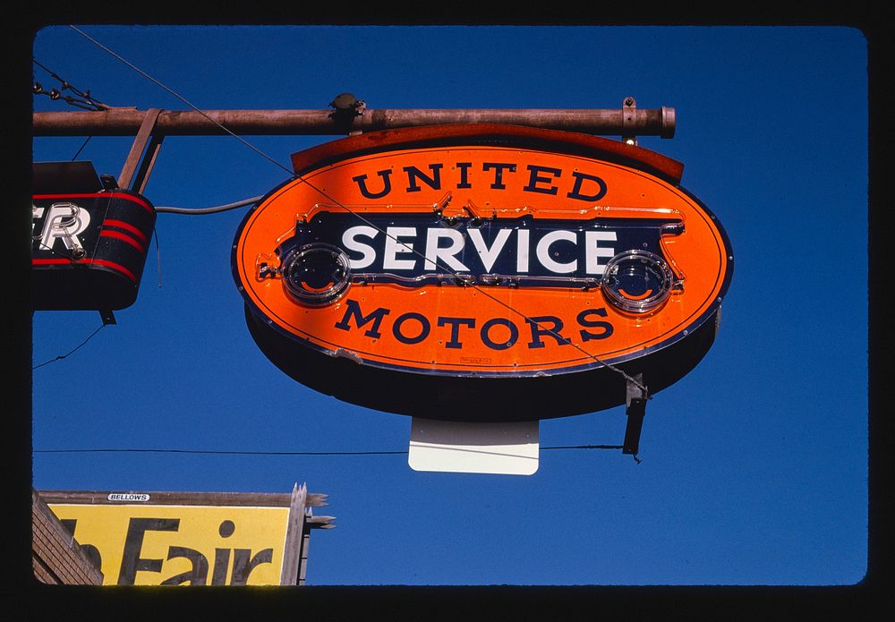 Linfred Motor Service sign, Kearney, Nebraska (1996) photography in high resolution by John Margolies. Original from the…