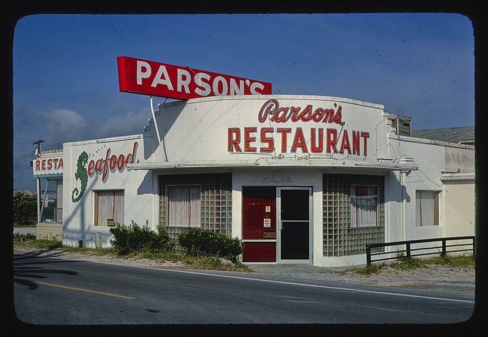 Parson's Restaurant, Mayport, Florida (1979) photography in high resolution by John Margolies. Original from the Library of…