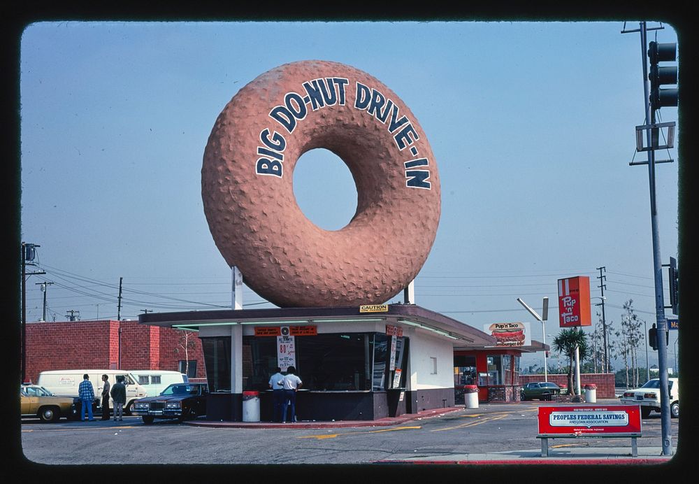 Big Do-Nut Drive-in, Inglewood, California (1976) photography in high resolution by John Margolies. Original from the…