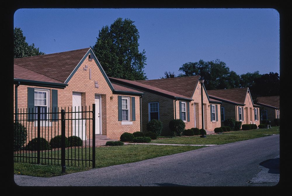 King's Court (now public housing), Old Route 36, Springfield, Illinois (2003) photography in high resolution by John…