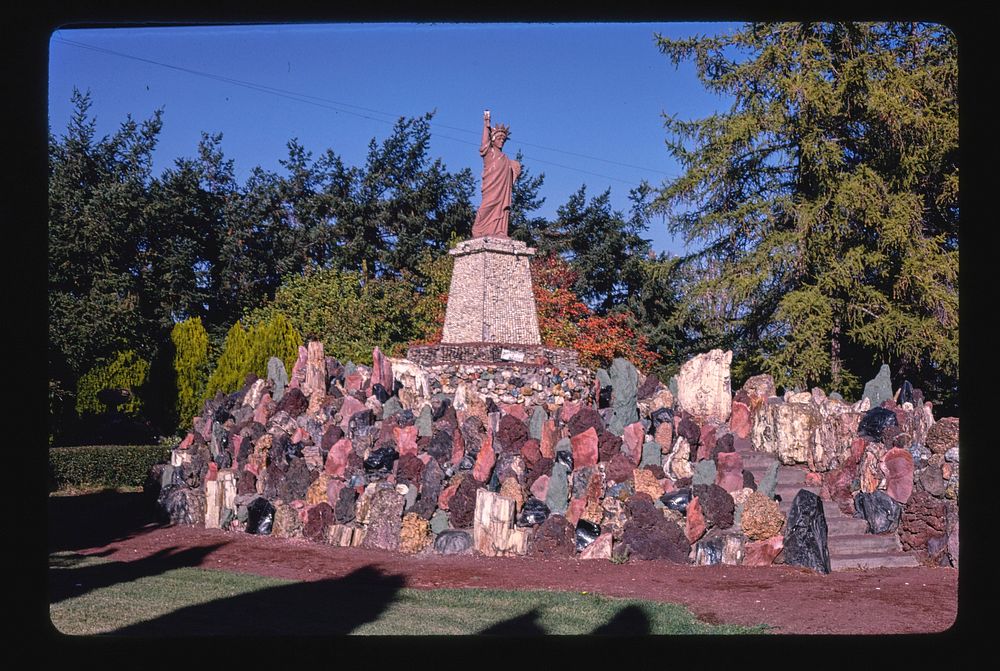 Petersen's Rock Garden, Statue of Liberty "monument," Redmond, Oregon (1987) photography in high resolution by John…