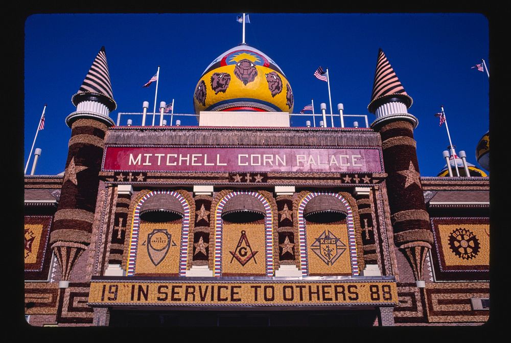 Mitchell Corn Palace, Mitchell, South Dakota (1987) photography in high resolution by John Margolies. Original from the…