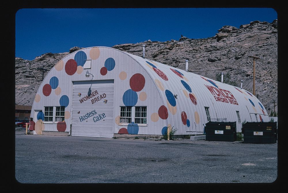 Wonder Bread Store, B-80, Rock Springs, Wyoming (2004) photography in high resolution by John Margolies. Original from the…