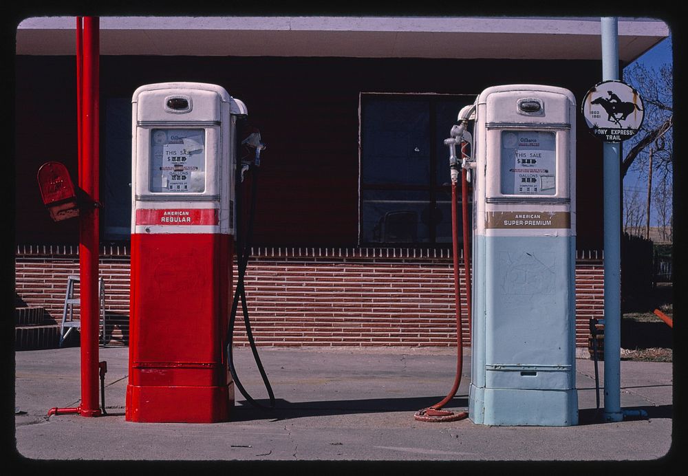 Amoco gas pumps, Route 30, Plainview, Nebraska (1980) photography in high resolution by John Margolies. Original from the…