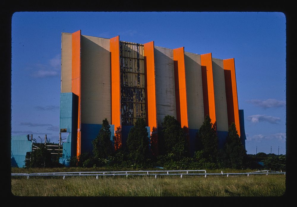 Vista Drive-in Theater, M-45 Highway, Grand Rapids, Michigan (1982) photography in high resolution by John Margolies.…