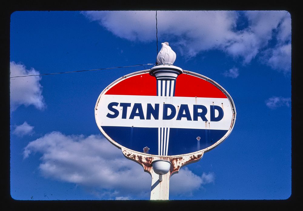 Standard Gas sign, Selby, South Dakota (1987) photography in high resolution by John Margolies. Original from the Library of…