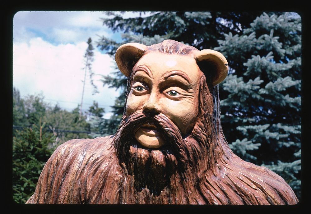 Cowardly Lion detail, Over the Rainbow mini golf, Old Forge, New York (2002) photography in high resolution by John…