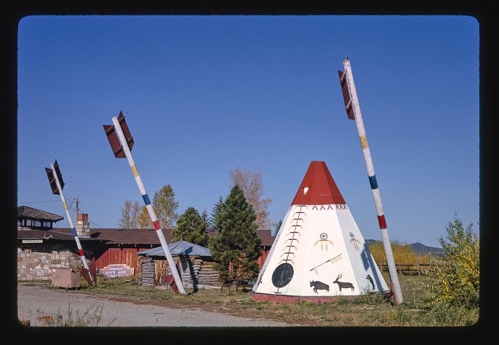 Tepee and three arrows, The Hogan Indian Arts and Crafts, Route 160, Mancos, Colorado (1991) photography in high resolution…