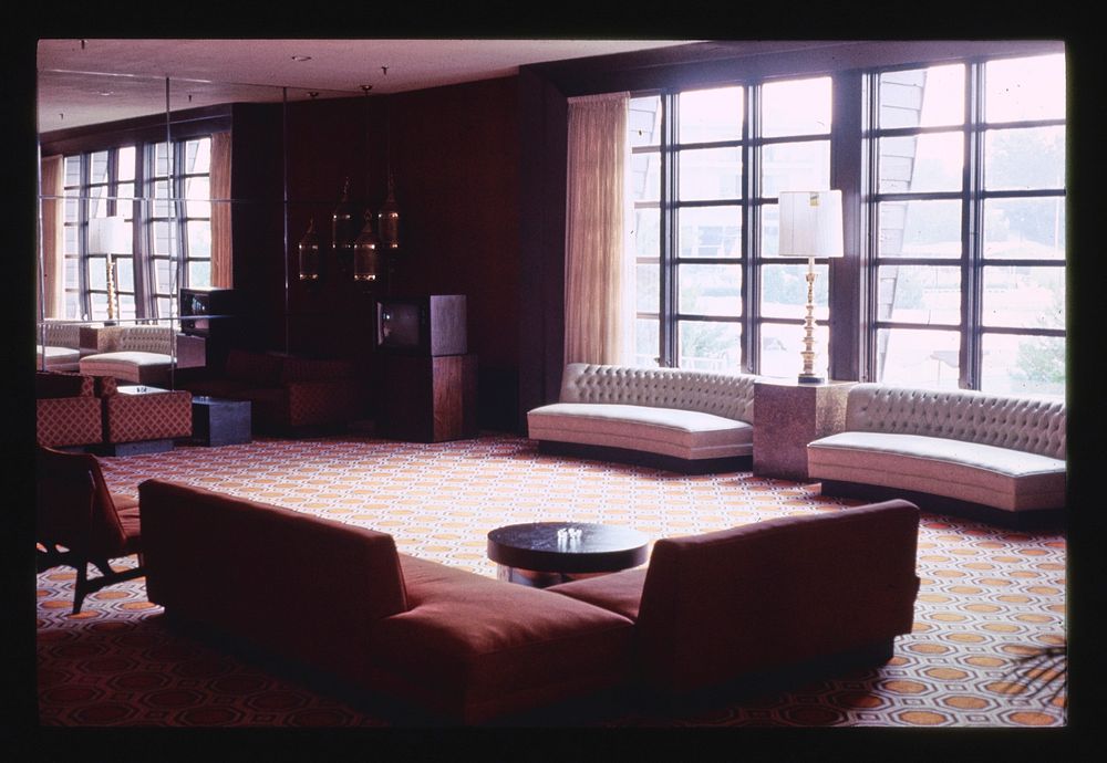 Brown's lobby, tv area, Fallsburg, New York (1977) photography in high resolution by John Margolies. Original from the…