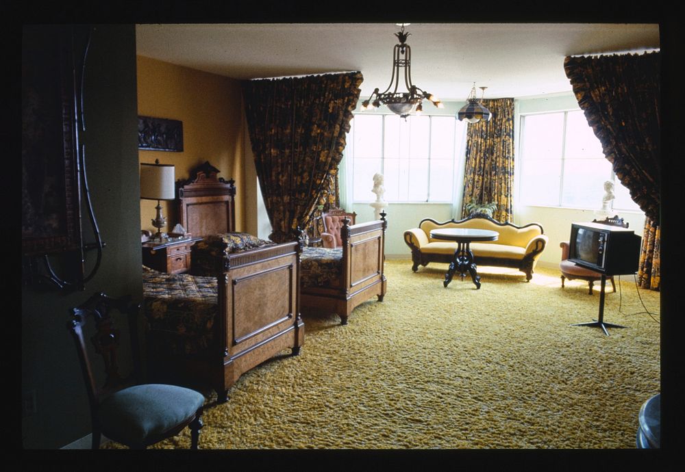 Concord Room B233 $60 / 322 wk, Kiamesha Lake, New York (1977) photography in high resolution by John Margolies. Original…