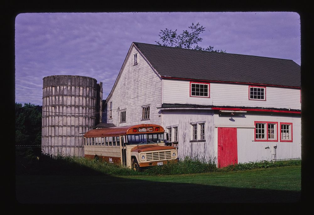 Scott's barn, Deposit, New York (1989) photography in high resolution by John Margolies. Original from the Library of…