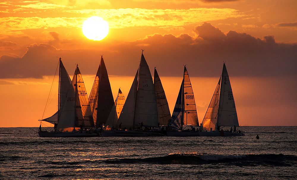 Sailing into the Sunset.Waikiki.