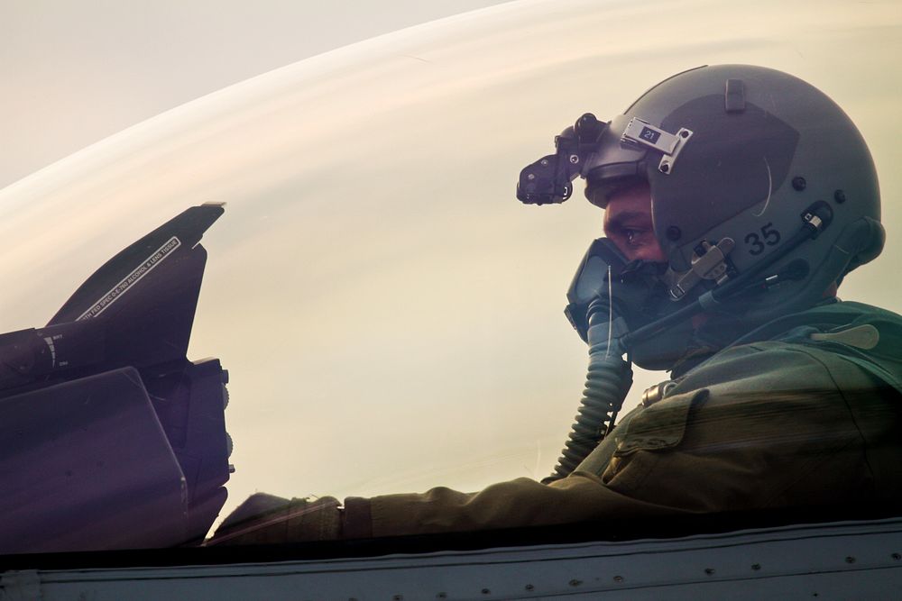 A U.S. Air Force F-16C Fighting Falcon pilot with the 177th Fighter Wing, New Jersey Air National Guard prepares to take off…