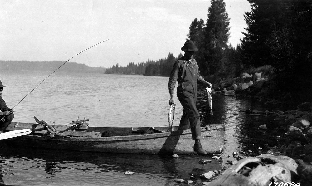 Diamond Lake Fishing, Umpqua NF, ORUmpqua National Forest Historic Photo. Original public domain image from Flickr