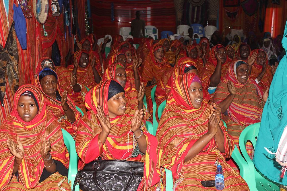 Waaberi district women sing at a meeting with AMISOM officials on countering extremism. The meeting was held at the district…