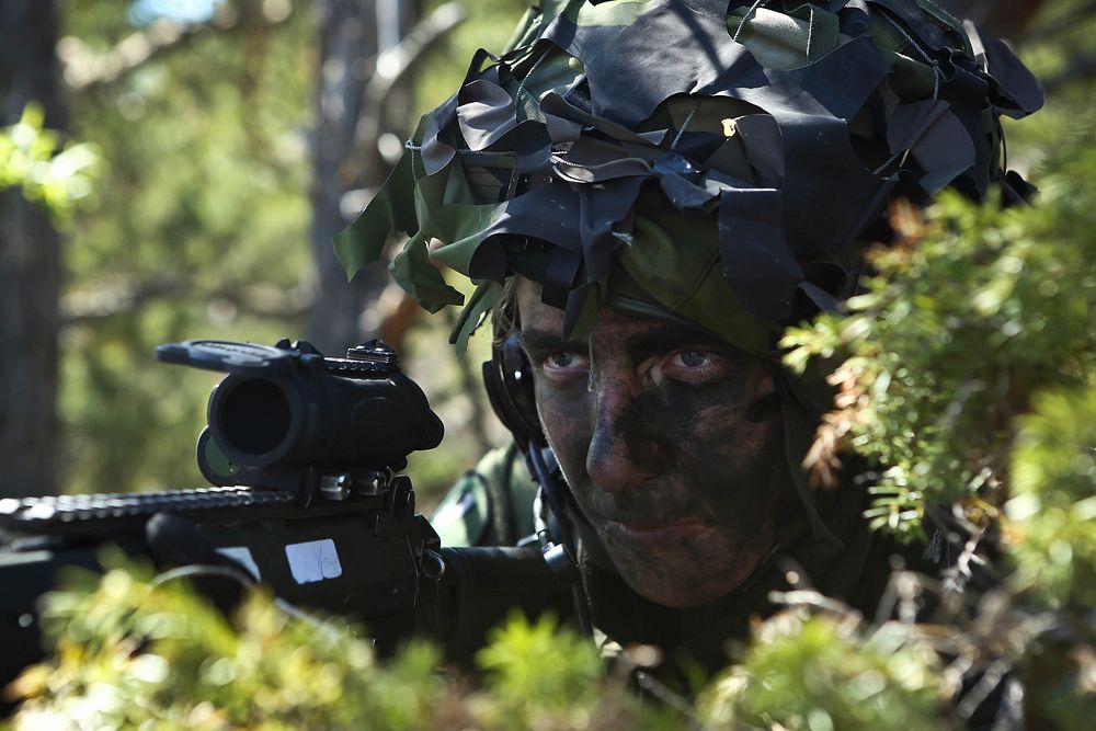 UTO, Sweden (June 8, 2016) A Swedish Marine from 2nd Amphibious Battalion participates on a reconnaissance exercise during…