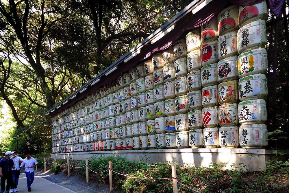 Meiji Jingu Shrine. Saki Barrels.