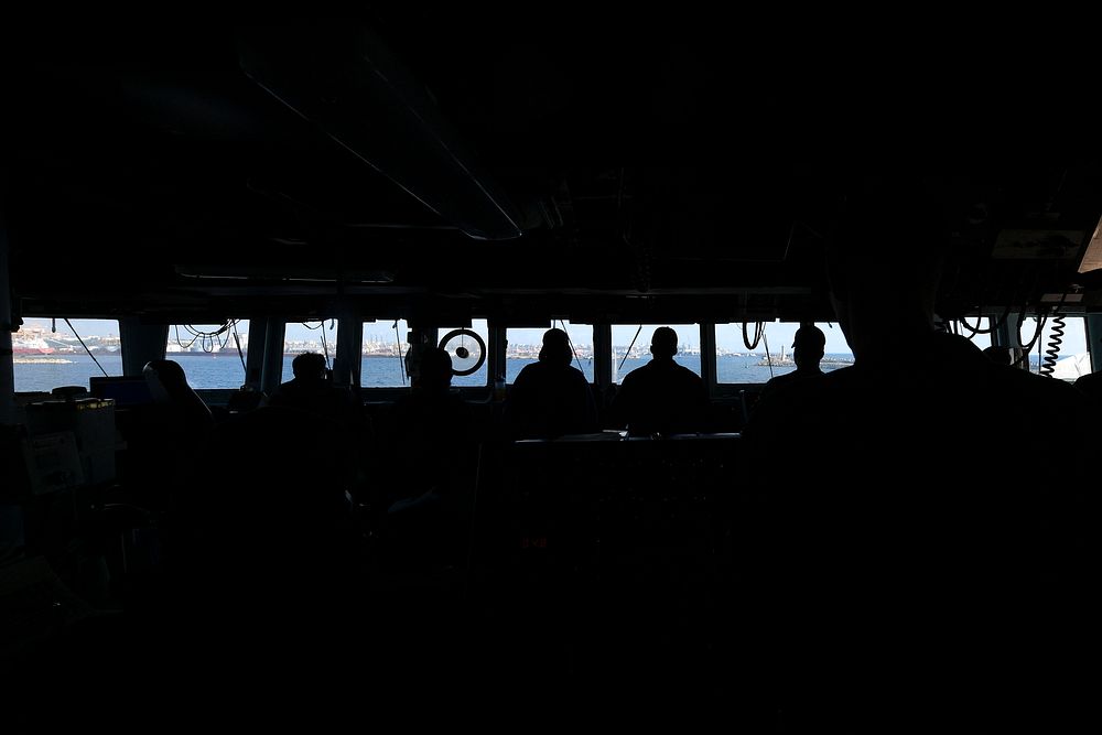 BLACK SEA– Sailors aboard the Arleigh Burke-class guided-missile destroyer USS Oscar Austin (DDG 79) navigate the ship while…