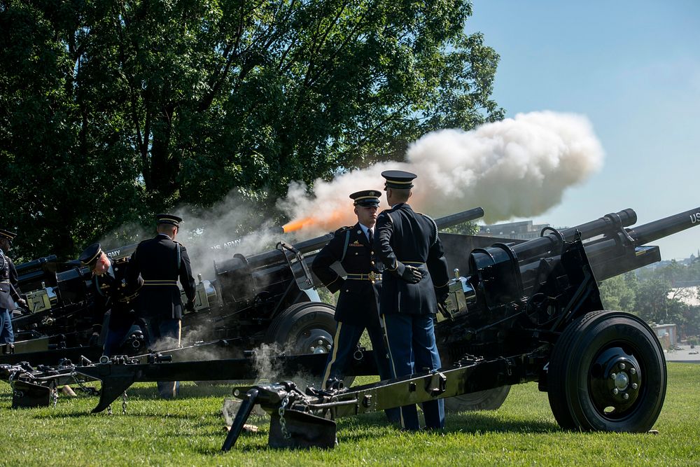 U.S. Soldiers with the Presidential Salute Battery, 3rd U.S. infantry Regiment (The Old Guard), fire a salute using 75mm…