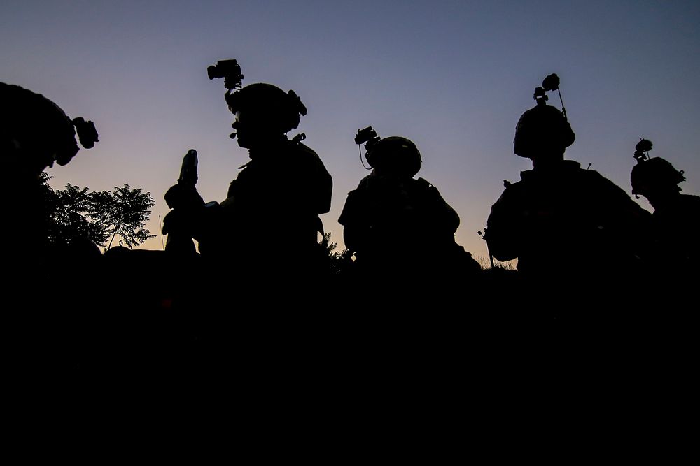U.S. Army National Guard Soldiers from Charlie Company, 1st Battalion, 114th Infantry Regiment, prepare for a nighttime air…