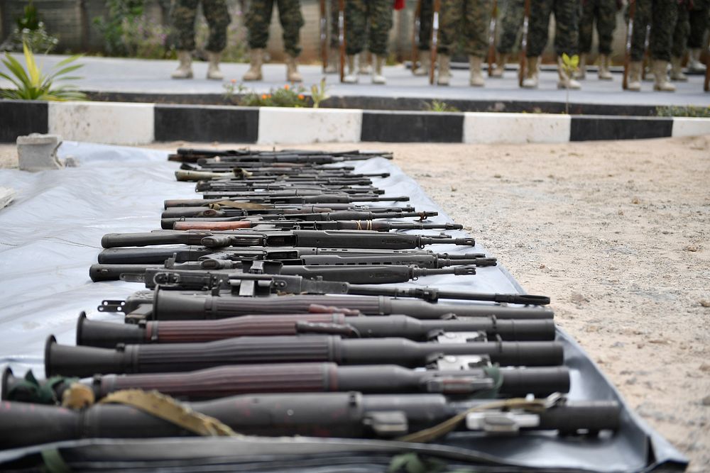 Weapons captured by AMISOM on display during the handover event attended by senior officials from the Federal Government of…