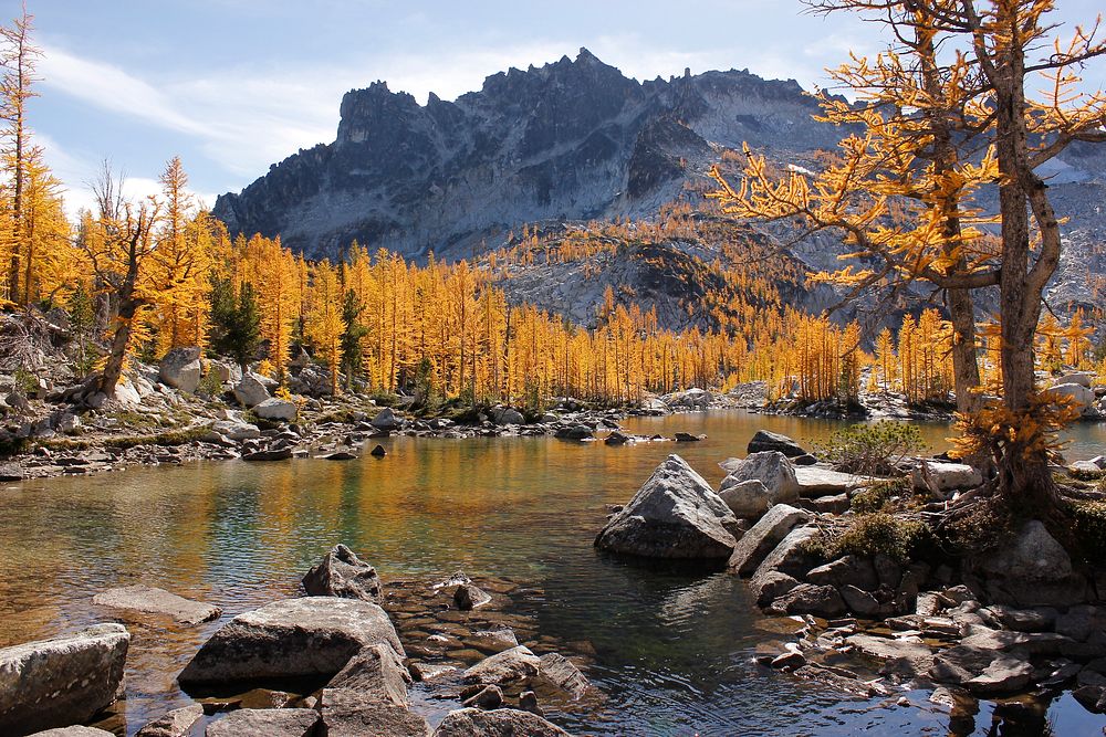 Leprechaun Lake in autumn, Alpine Lakes Wilderness on the Okanogan-Wenatchee National Forest. Photo by Matthew Tharp.…