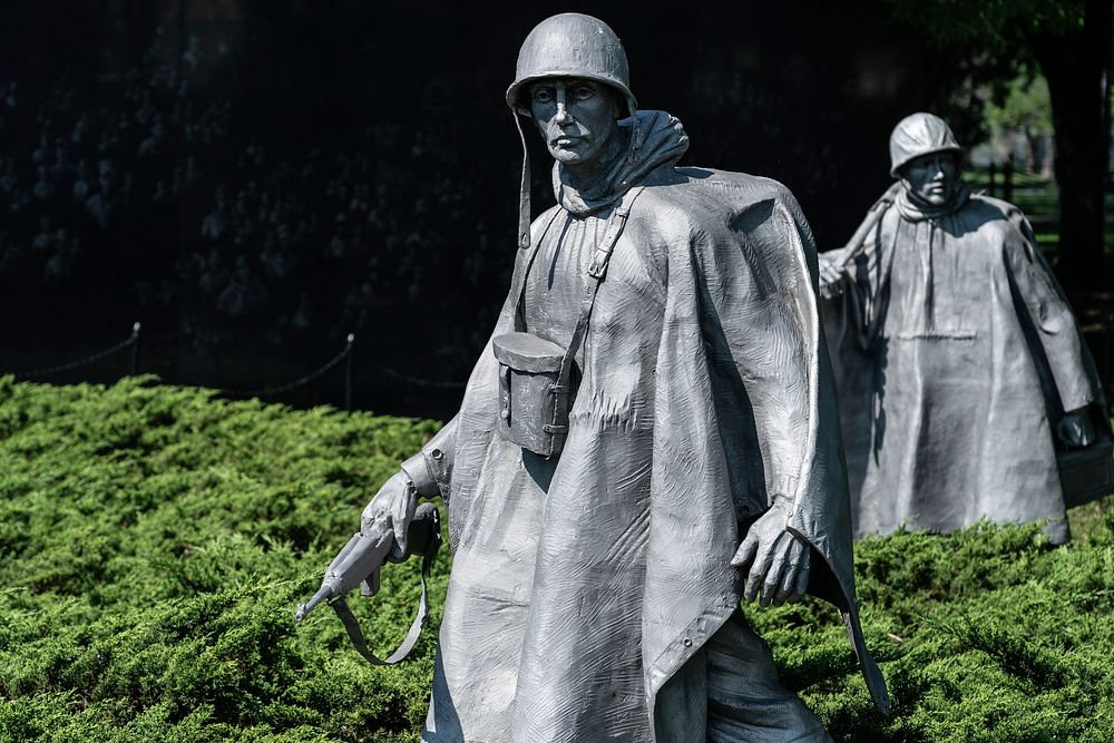 Statue of Korean soldiers during war. Original public domain image from Flickr