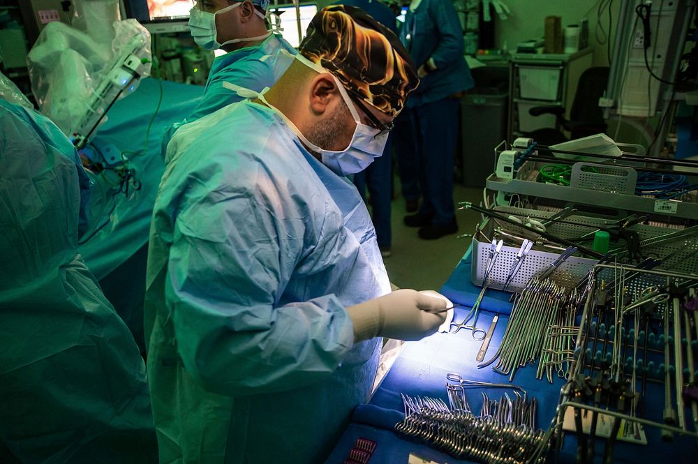 Naval Medical Center San Diego&rsquo;s (NMCSD) Urology department, conducts a pyeloplasty procedure using a robotic surgical…