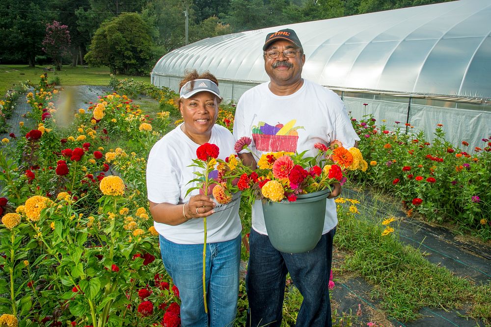 Thomas and Anita Roberson (both U.S. Army Vets) operate the Roberson Farm Tour in Fredericksburg, Virginia. The Robersons…