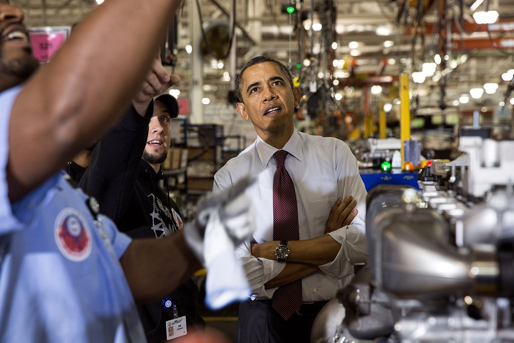 President Barack Obama tours the Daimler Detroit Diesel Facility in Redford, Mich., Dec. 10, 2012.
