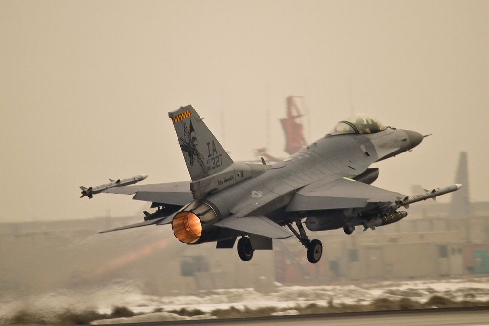 A New Jersey Air National Guard F-16D Fighting Falcon. Original public domain image from Flickr
