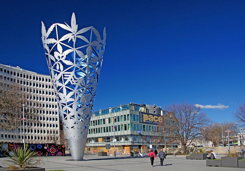 The Chalice is a permanent sculpture with a primary hexagonal steel structure and a solid steel conical base. 18 metres…