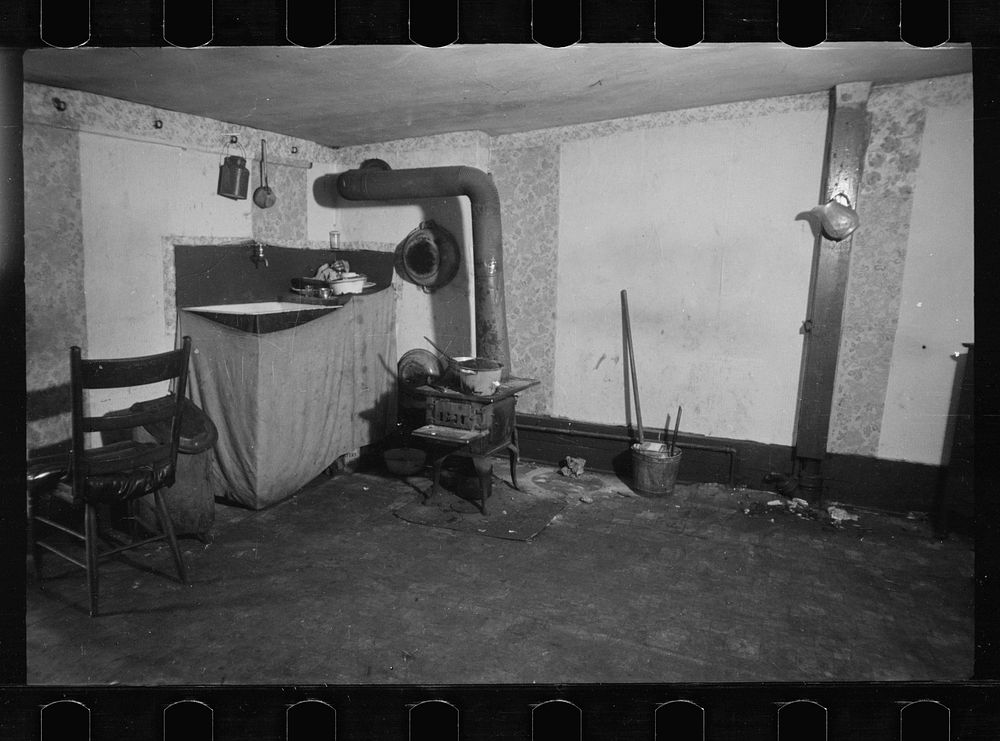 Tenement kitchen shambles, Hamilton Co., Ohio. Sourced from the Library of Congress.