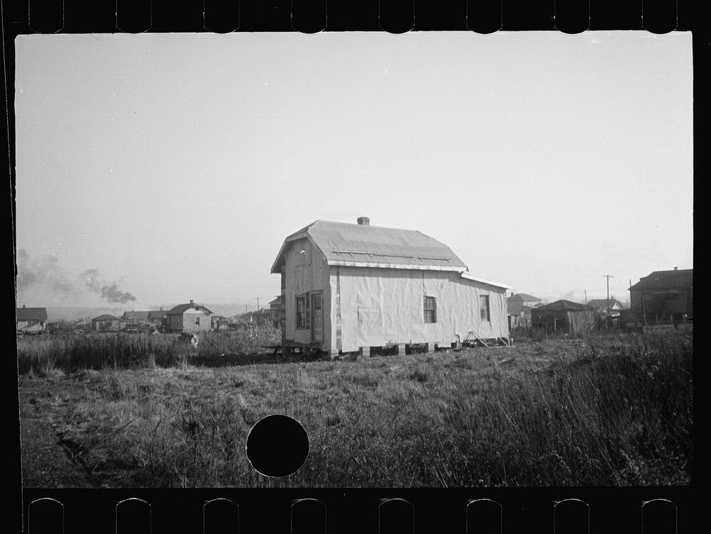 [Untitled photo, possibly related to: "Blight house," Hamilton County, Ohio]. Sourced from the Library of Congress.