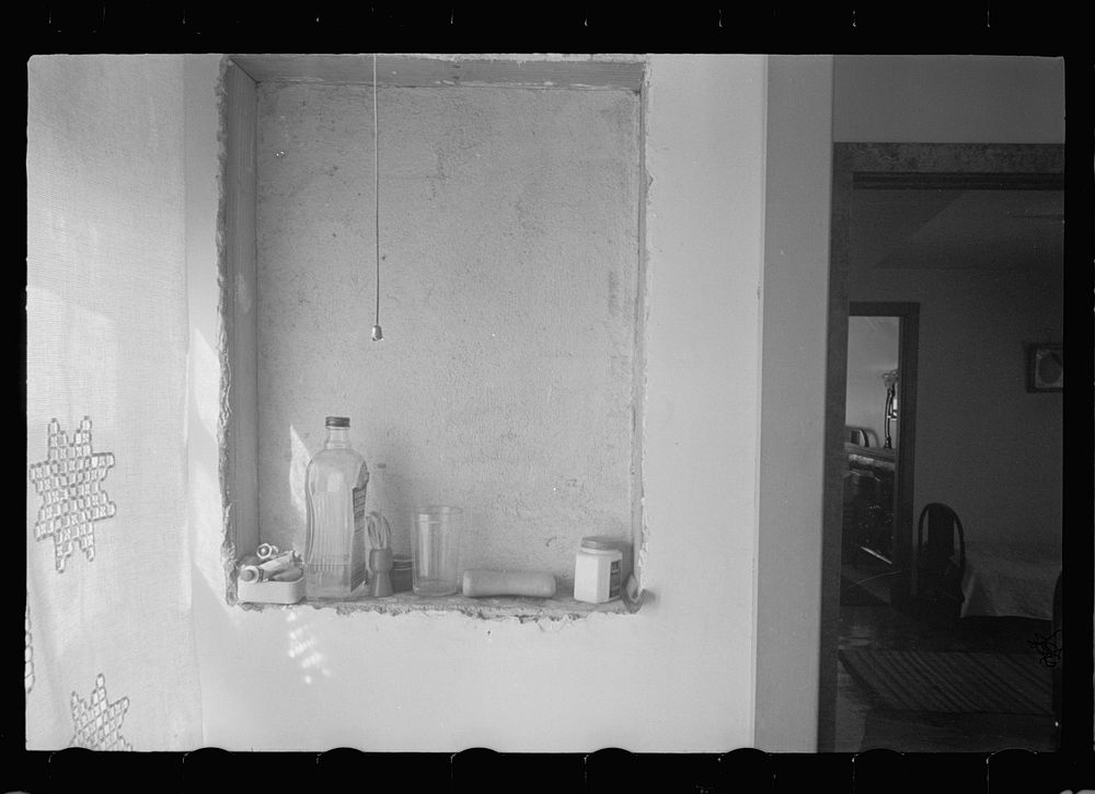 [Untitled photo, possibly related to: Westmoreland Homesteads, Mount Pleasant, Westmoreland County, Pennsylvania. Bedroom].…