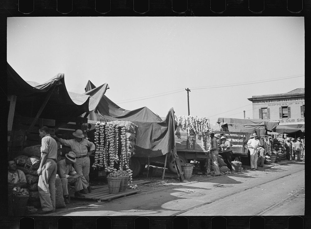 Marketplace at New Orleans, Louisiana. Sourced from the Library of Congress.