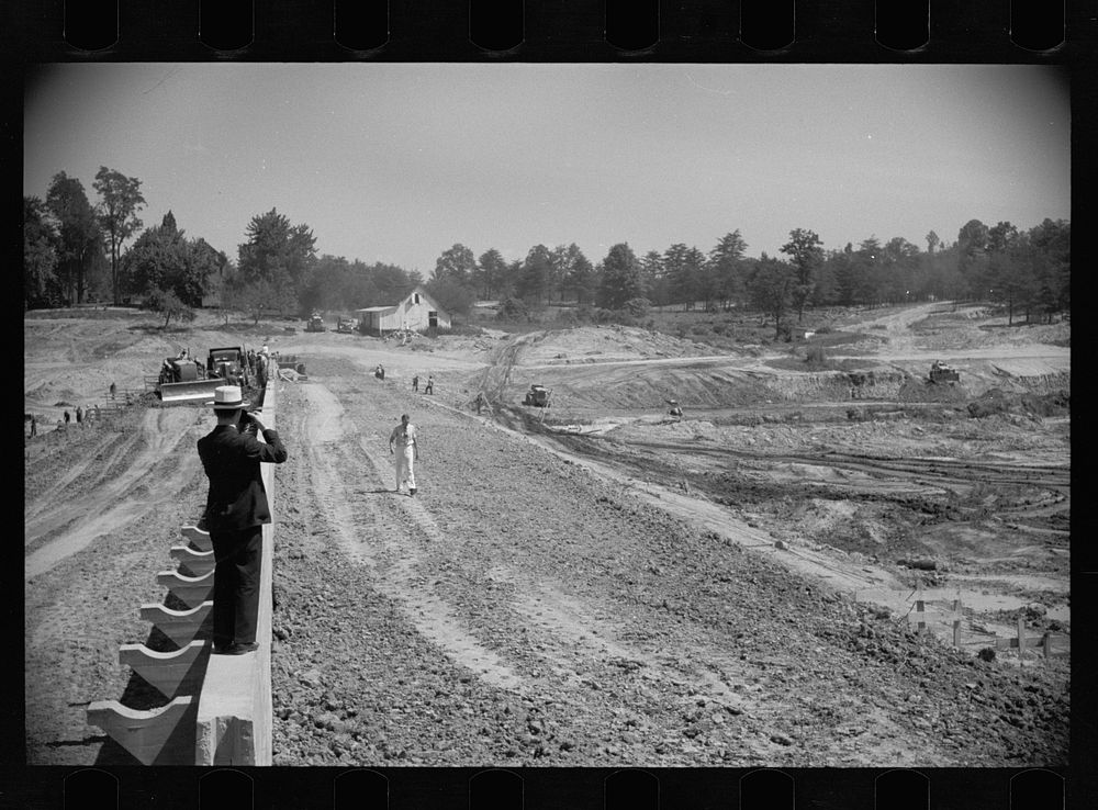 [Untitled photo, possibly related to: Construction on the dam at Greenbelt, Maryland]. Sourced from the Library of Congress.