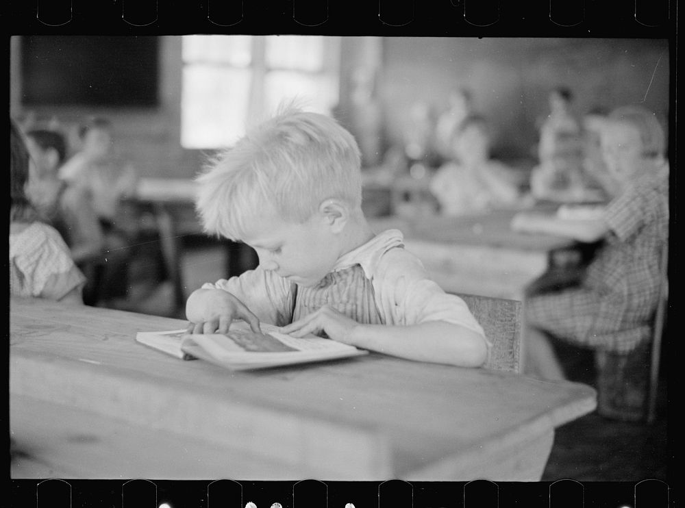 School scene at Skyline Farms, near Scottsboro, Alabama. Sourced from the Library of Congress.