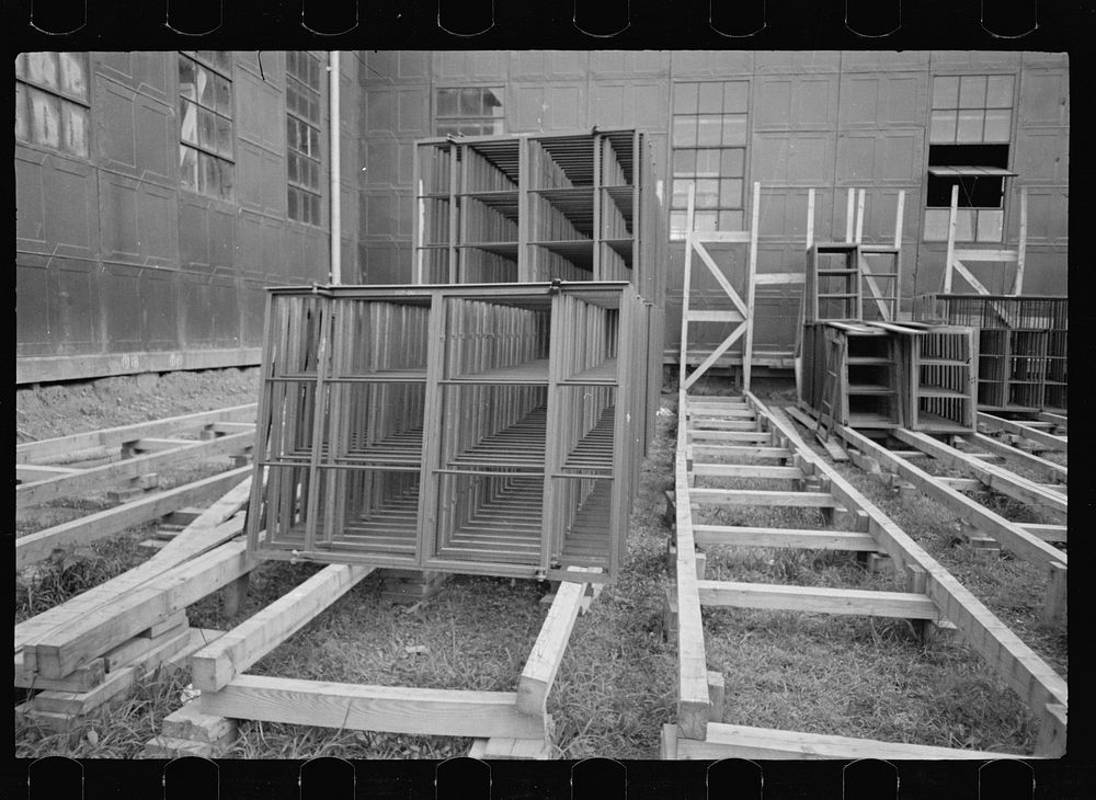 Steel window frames, Greenbelt, Maryland. Sourced from the Library of Congress.